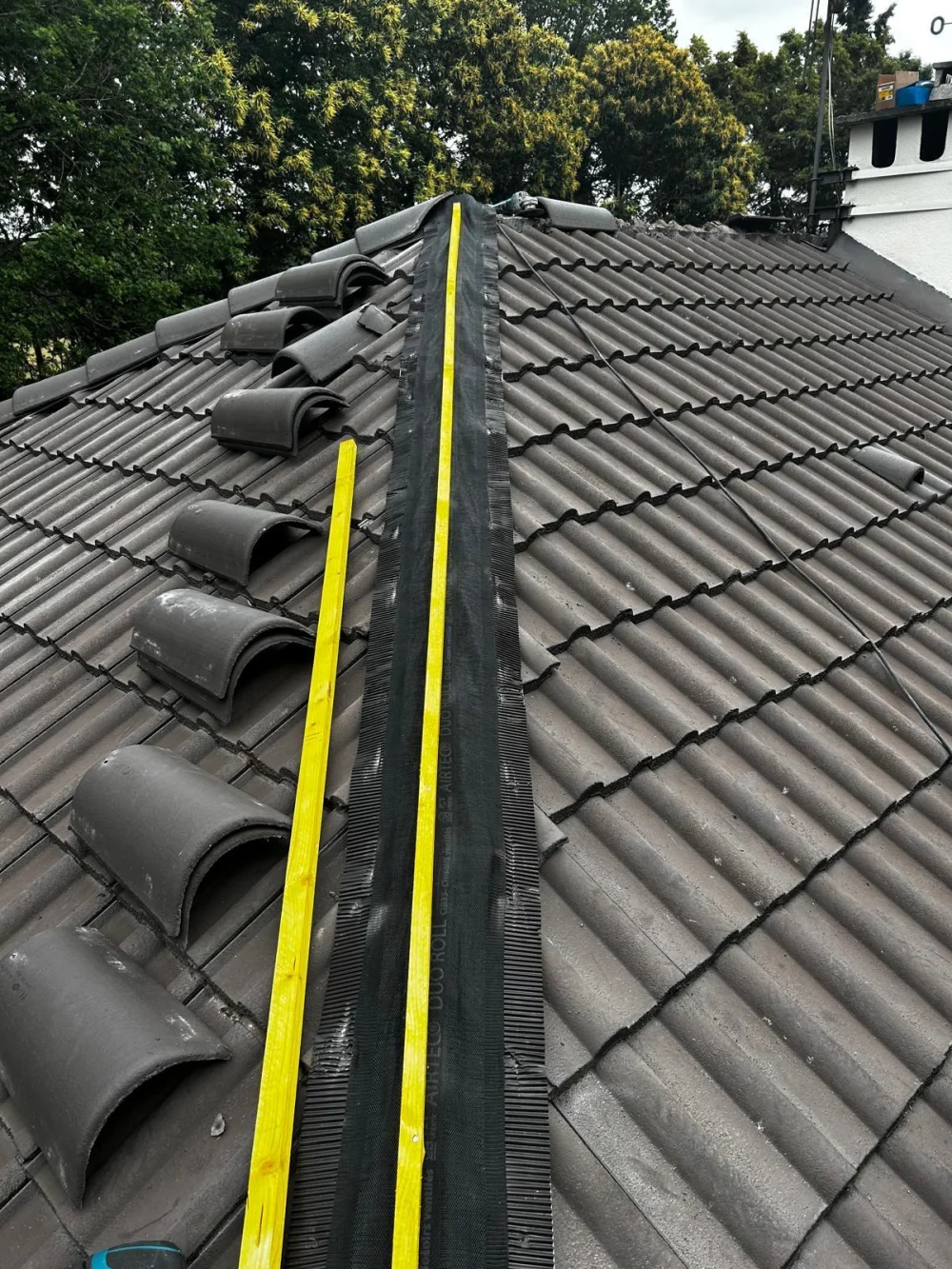 Changement tuiles faîtières Linas 91310